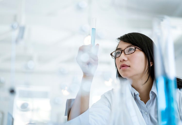 Female scientists working in a lab